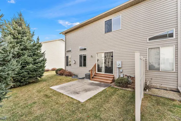 713 Bradbury CIR, Jordan, MN 55352
