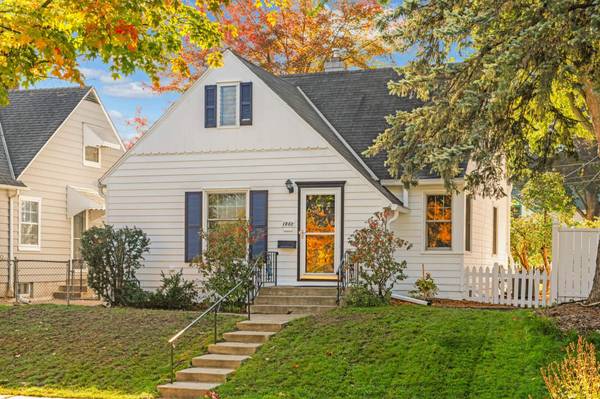 1860 Wordsworth AVE, Saint Paul, MN 55116