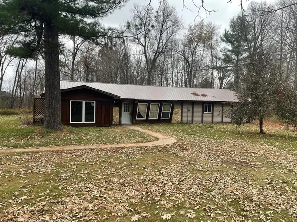 1384 100th ST, Apple River Twp, WI 54001