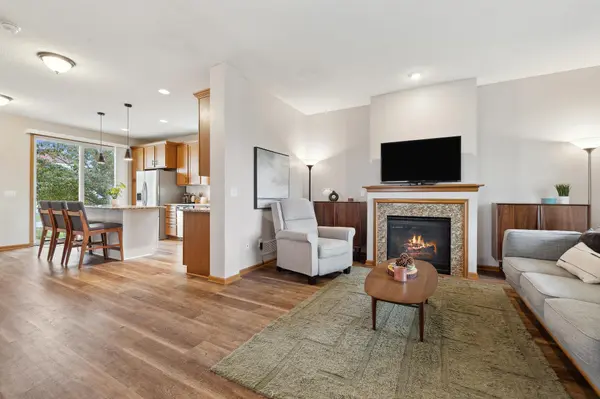 1018 Pioneer TRL, Bayport, MN 55003