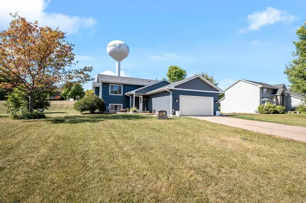 506 Lady Slipper AVE NE, New Prague, MN 56071