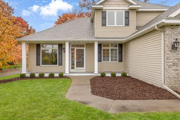 6201 Linda LN, Lino Lakes, MN 55014