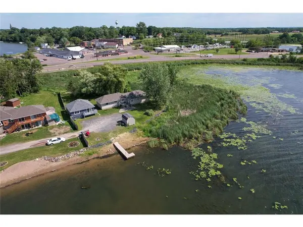 520 Park Island RD, Center City, MN 55012