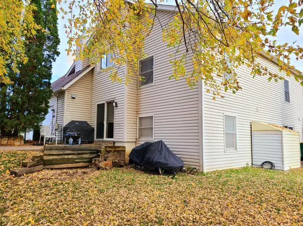 13915 Echo Park LN, Burnsville, MN 55337