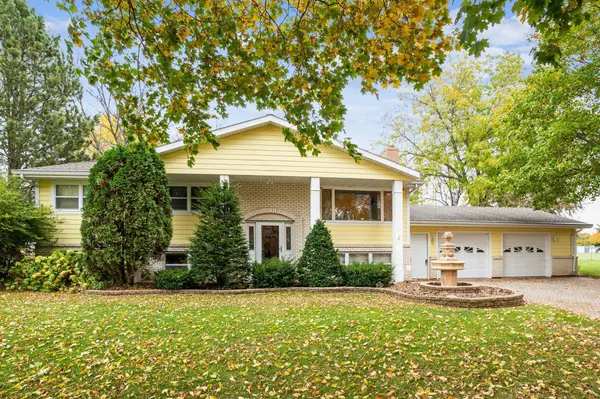 50 Parkview LN W, Hector, MN 55342