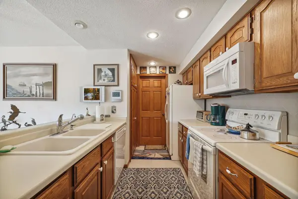 2670 Commerce BLVD #207, Mound, MN 55364
