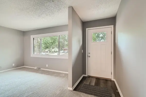 293 Walnut LN, Apple Valley, MN 55124