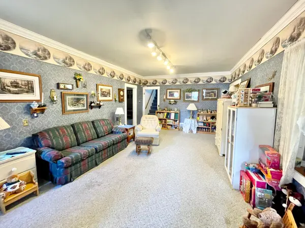 409 W Franklin ST, Morristown, MN 55052