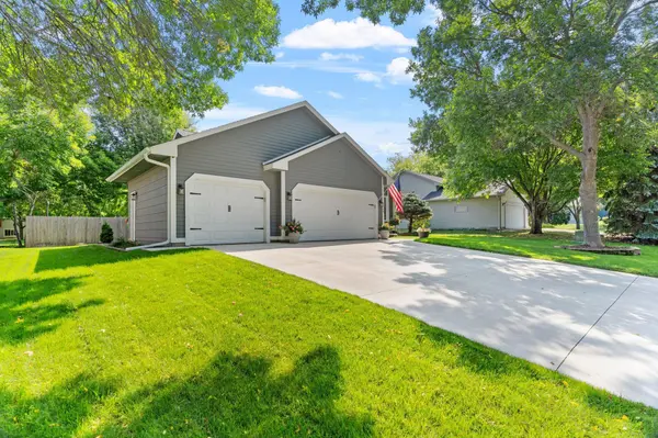 9068 Sycamore LN N, Maple Grove, MN 55369