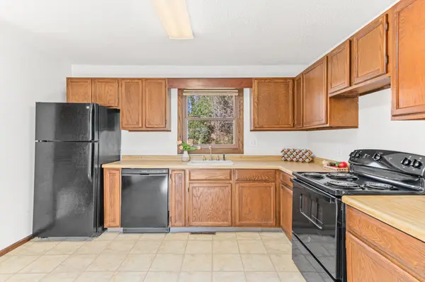 1820 Victoria CIR, Victoria, MN 55386