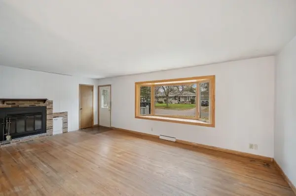 6924 Regent AVE N, Brooklyn Center, MN 55429