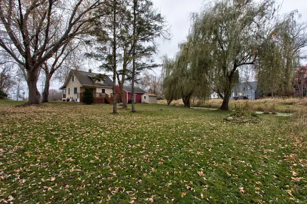 424 Central DR W, Braham, MN 55006