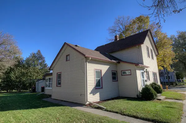 433 Bluff ST, Red Wing, MN 55066