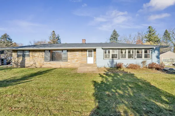 1625 Frost AVE, Maplewood, MN 55109