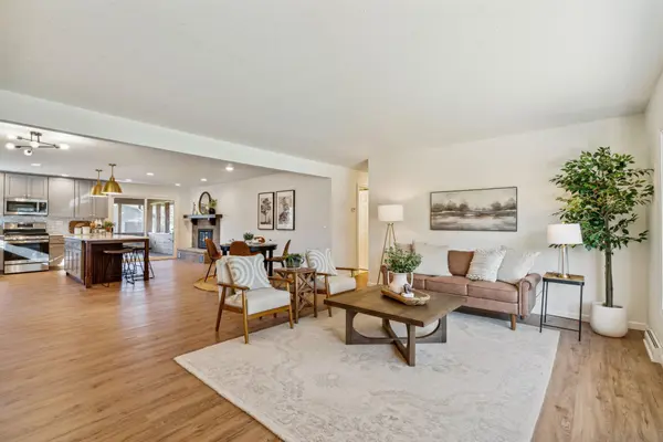 35 Hackberry HL, Orono, MN 55356