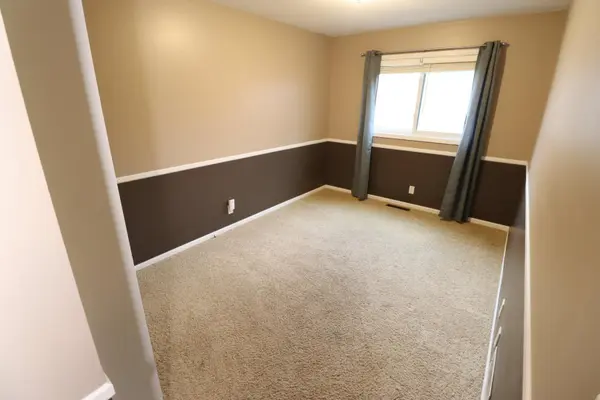 418 Mission RD W Bloomington, MN 55420