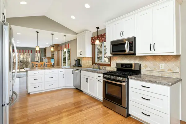 7215 Clear RDG, Centerville, MN 55038