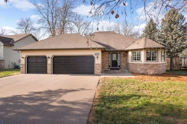 7215 Clear RDG,  Centerville,  MN 55038