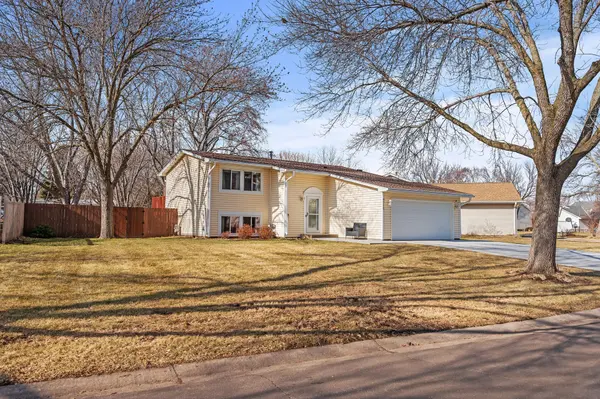 9718 Heath AVE S, Cottage Grove, MN 55016