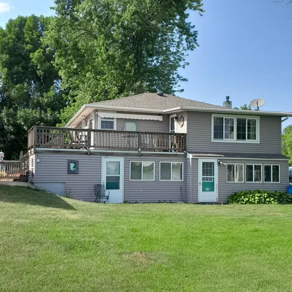 46385 Cambridge DR, Fish Lake Twp, MN 55080