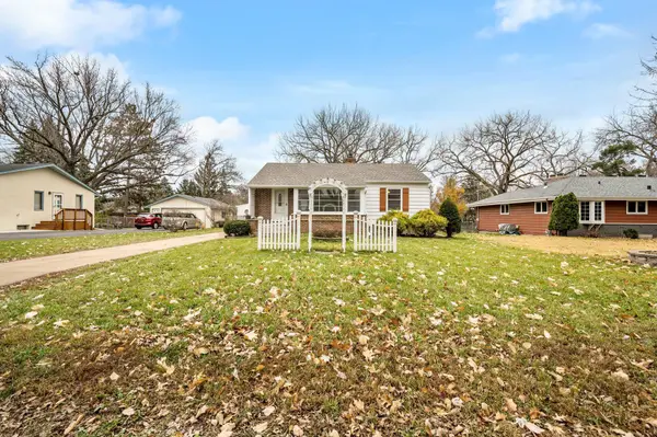 8017 Ridgeway RD, Golden Valley, MN 55426