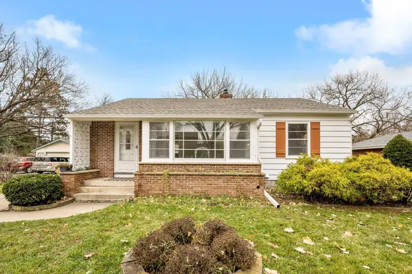8017 Ridgeway RD, Golden Valley, MN 55426