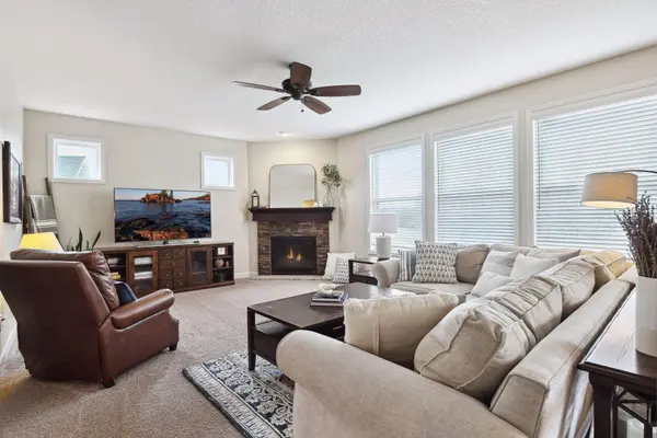 1491 Camden Ridge DR, Chanhassen, MN 55317