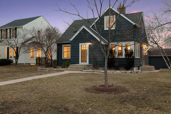 5523 Queen AVE S, Minneapolis, MN 55410