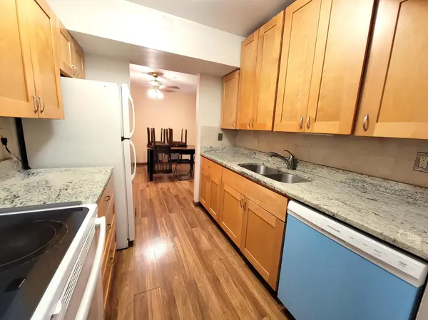 2700 Oxford ST N #101, Roseville, MN 55113