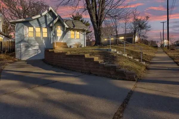 1205 3rd ST E, Saint Paul, MN 55106