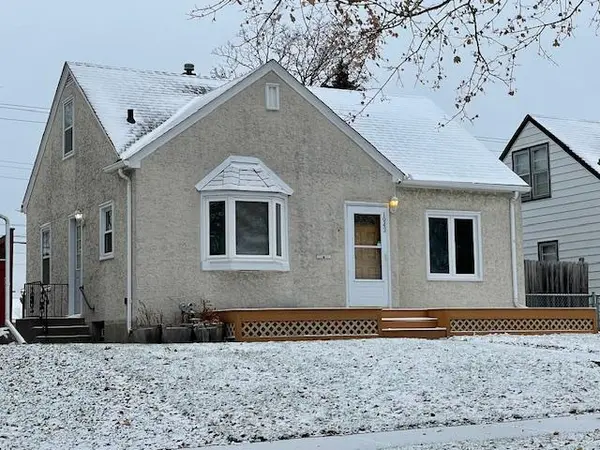 1943 Montana AVE E, Saint Paul, MN 55119