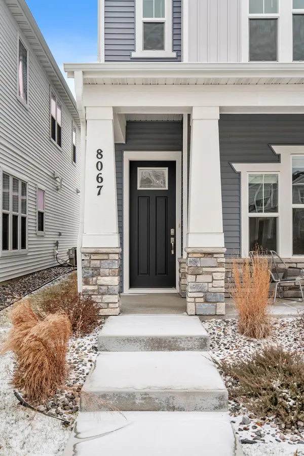 8067 Arrowwood LN N, Maple Grove, MN 55369