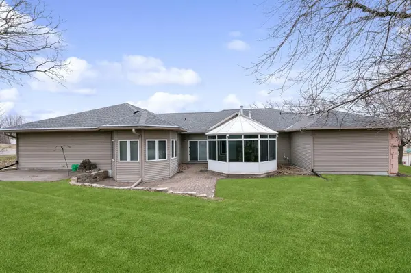 923 Oakcrest CT, Sauk Rapids, MN 56379