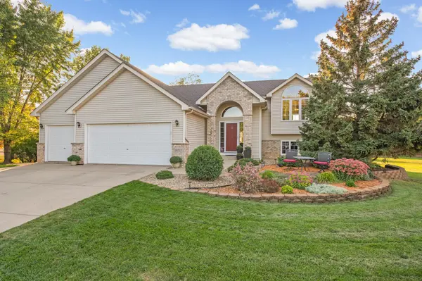 16717 Firestone CT, Lakeville, MN 55024