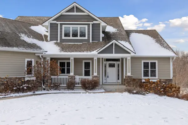 312 Meadow Ridge CT, Hudson, WI 54016