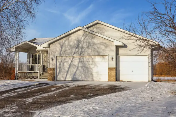 1115 Iris CT S, Cambridge, MN 55008