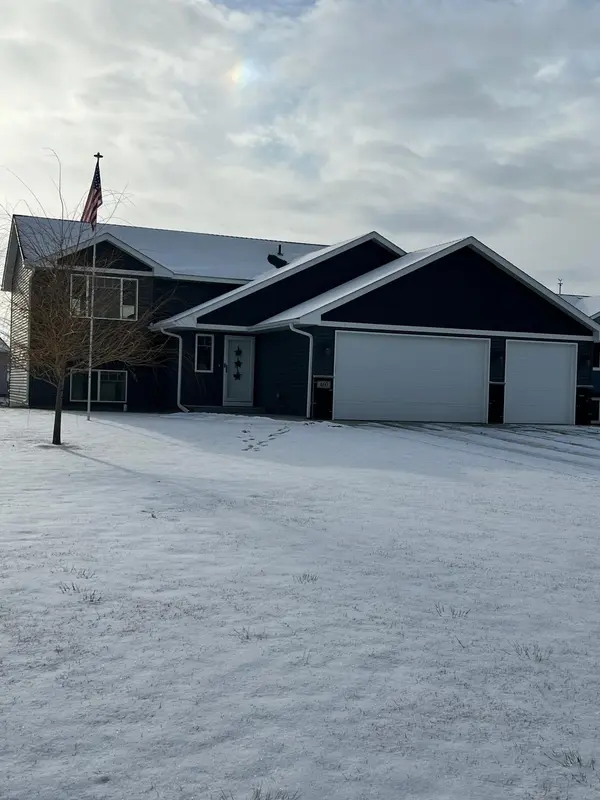 460 E Bryant ST, Rush City, MN 55069