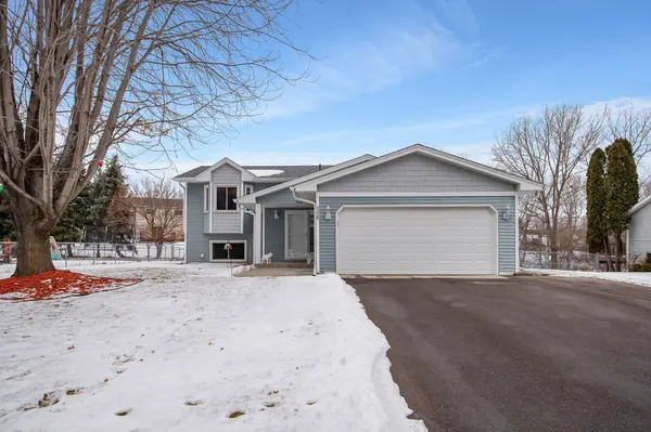 4328 Hamlet AVE N, Oakdale, MN 55128