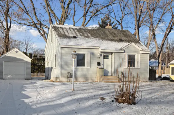 114 Oak Glen DR, Hopkins, MN 55343