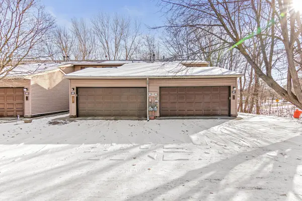 4 E Ridge RD, Circle Pines, MN 55014