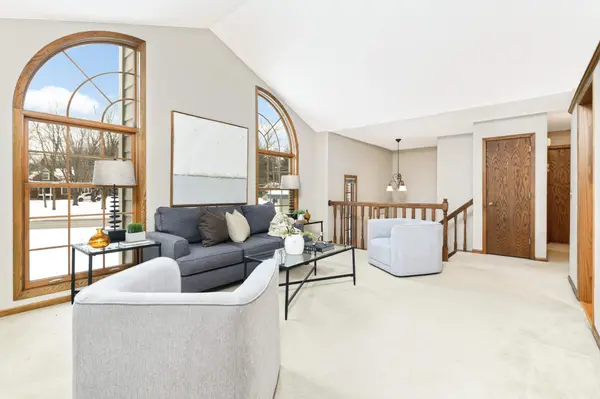 25340 Smithtown RD, Shorewood, MN 55331