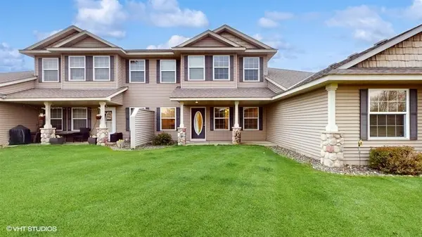 927 Golden WAY NW, Isanti, MN 55040