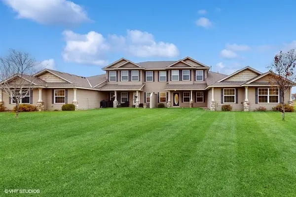 927 Golden WAY NW, Isanti, MN 55040