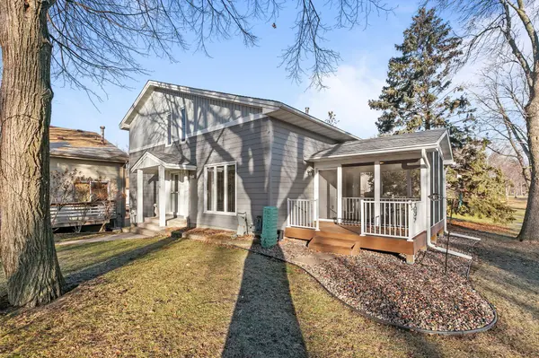 3520 Pilgrim LN N, Plymouth, MN 55441