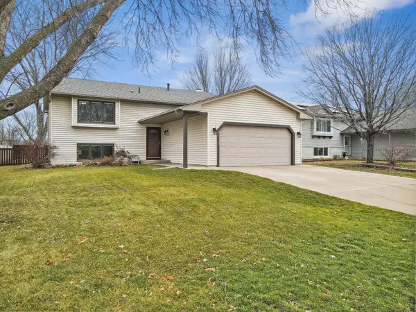8035 Upper 145th ST W, Apple Valley, MN 55124