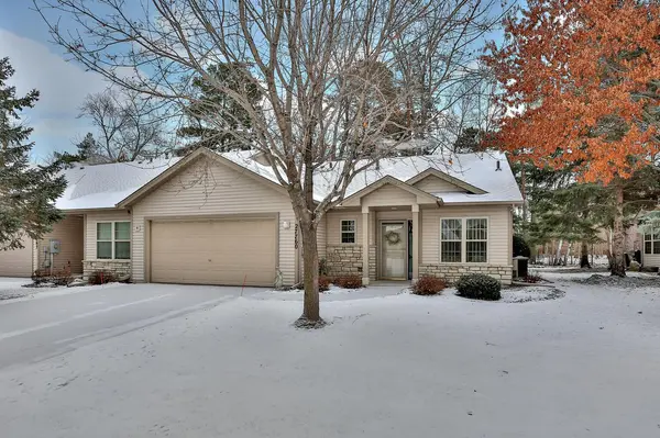27760 Woodland DR, Chisago City, MN 55013