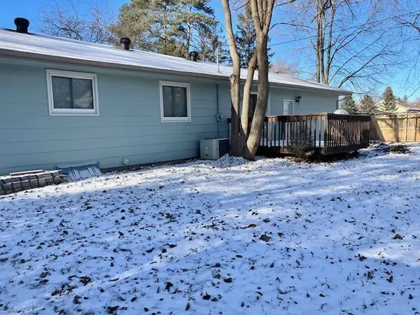 9947 Queen CIR, Bloomington, MN 55431