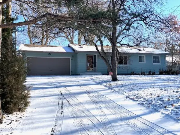 9947 Queen CIR, Bloomington, MN 55431