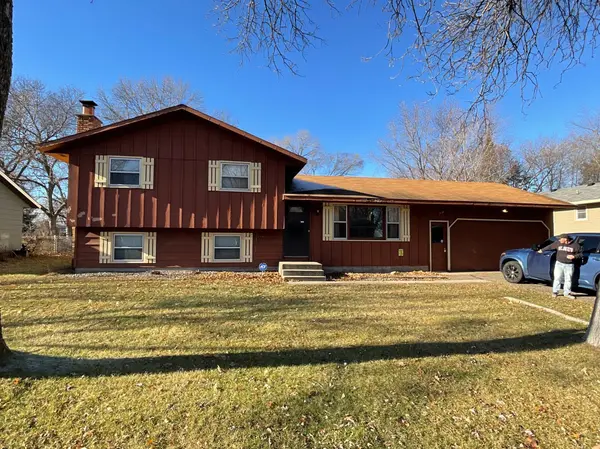 3035 Sprague AVE, Anoka, MN 55303