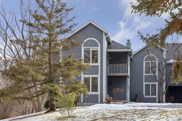 205 Mariner Drive CT, Bayport, MN 55003